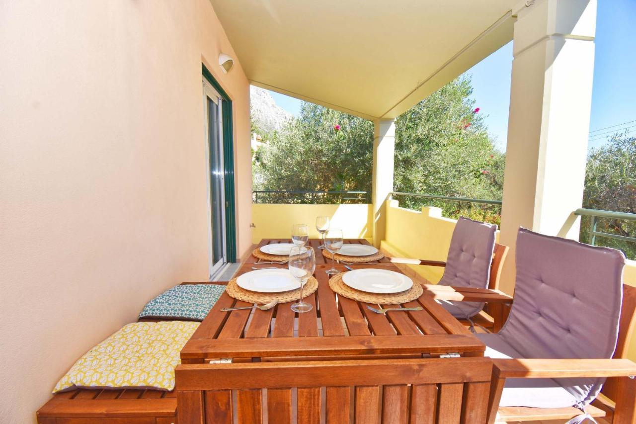 Pebbles And Sea At Barbati With Shared Pool Exterior foto