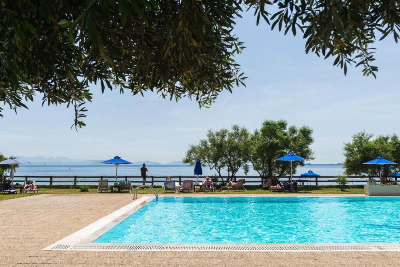 Pebbles And Sea At Barbati With Shared Pool Exterior foto